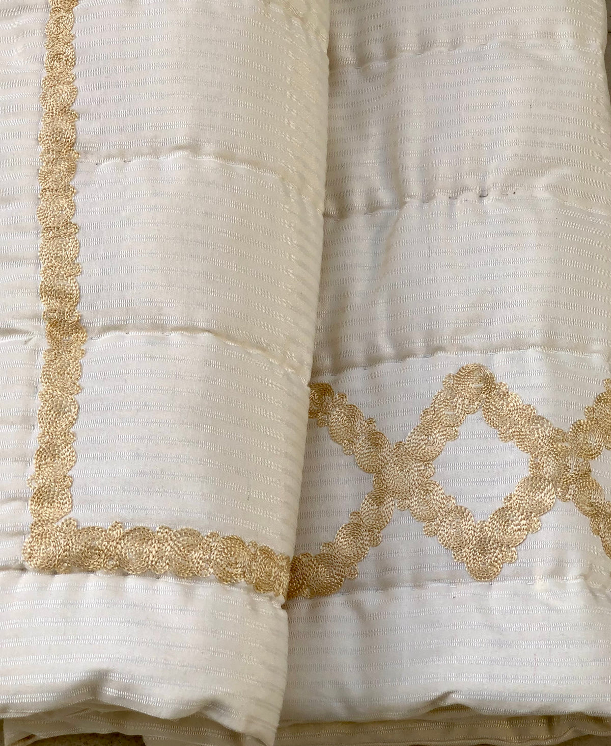 DAMAS / Embroidery Prayer Mat / Beige