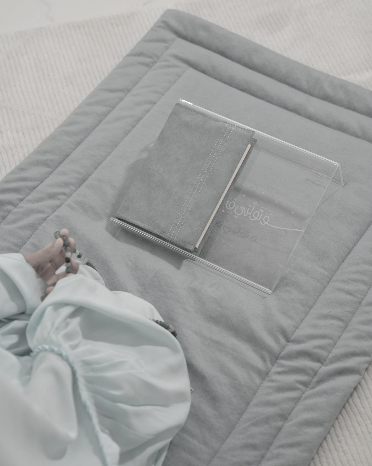 SUJOOD / Prayer Mat / Grey
