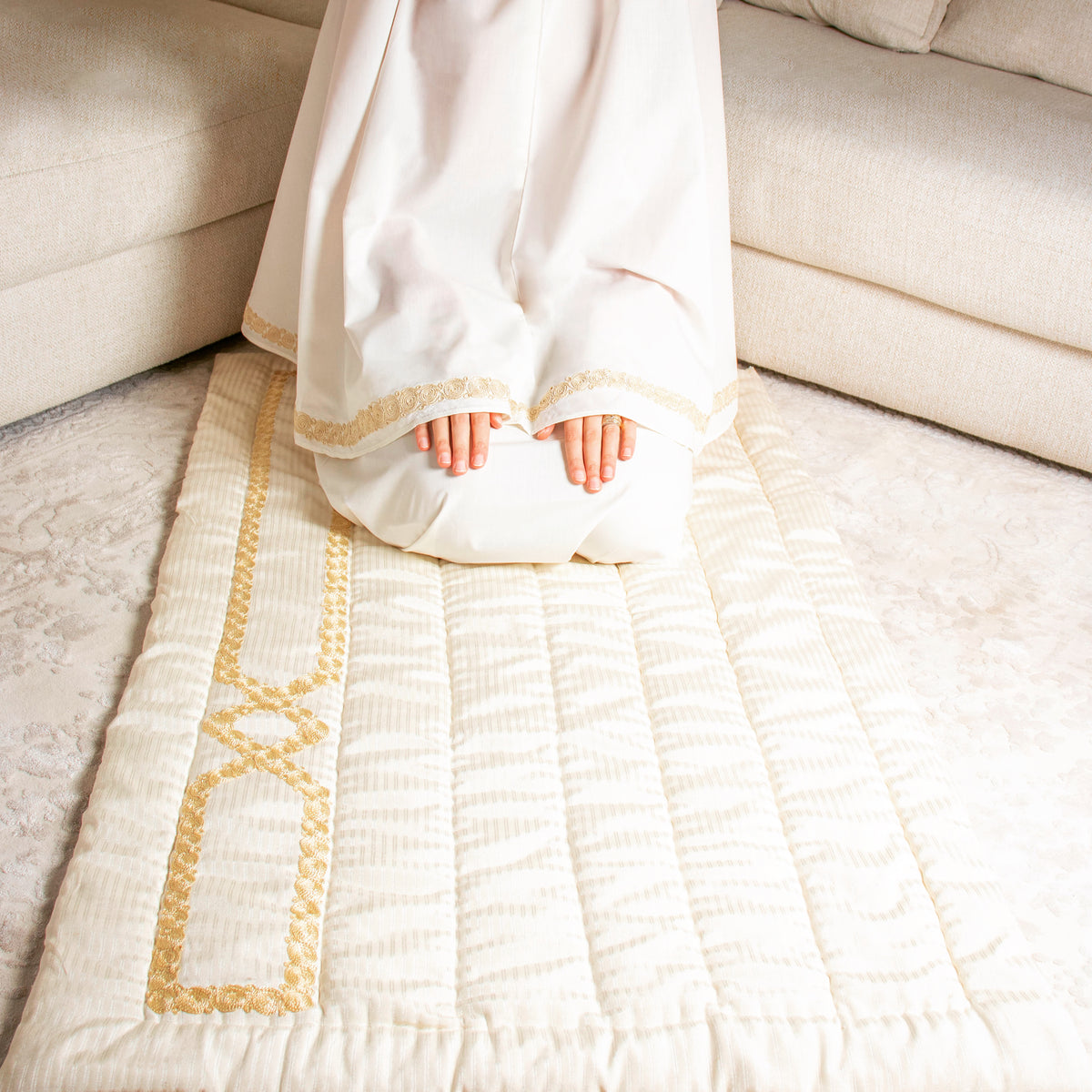 Embroidery silk/cotton Prayer Mat | Beige
